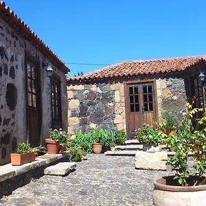 https://casa-rural-vera-de-la-hoya.adeje-hotels.com